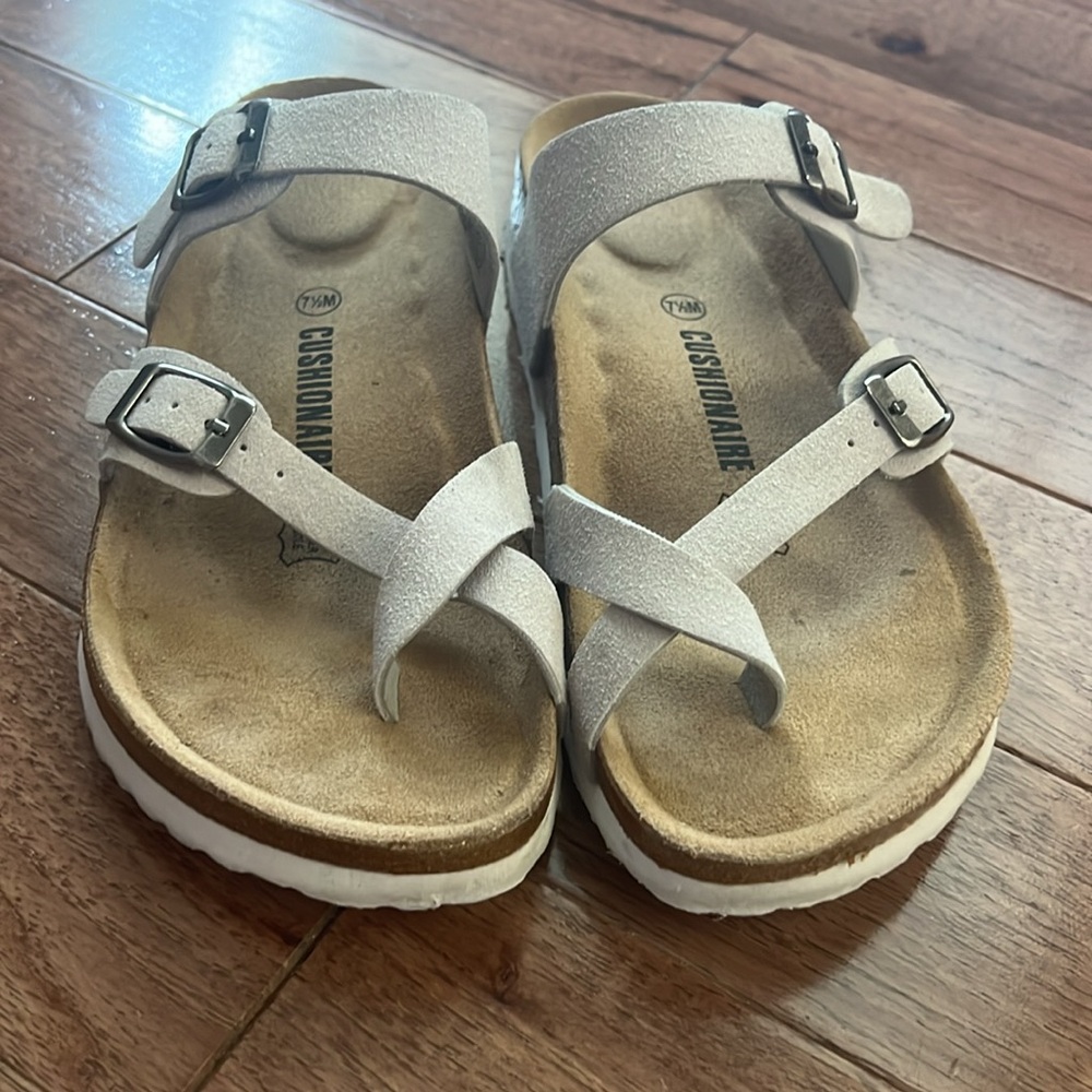 Cushionaire Sandals - Picture 2 of 5